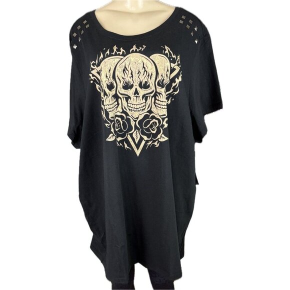 Torrid +4 Black 3 Skulls Metallic Foil Graphic Studded Accent Short Sleeve Tee - Picture 2 of 6